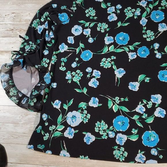 Susan Graver Printed Liquid Knit Top with Ruffle Trim‎ Floral Shirt Size Large - Picture 5 of 10